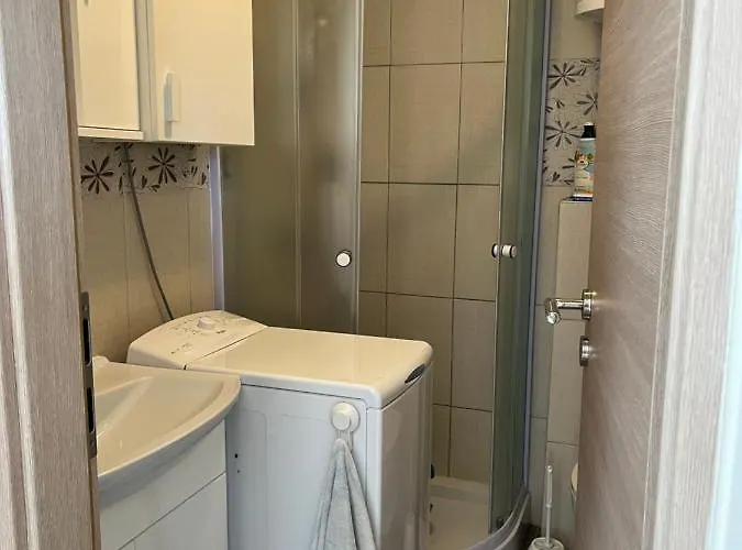 펜션 House Sanja 메덜린