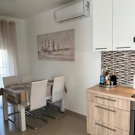 House Sanja Private Terrace Bbq In Peaceful Surroundings Semesterbostad *